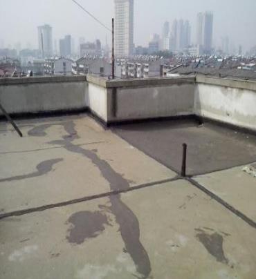 大庆漏水维修 楼顶漏水是什么原因，楼顶漏水维修方法是什么?
